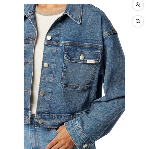 Levi Strauss Signature Women's Relaxed
Trucker Jacket - Picture 4 of 6